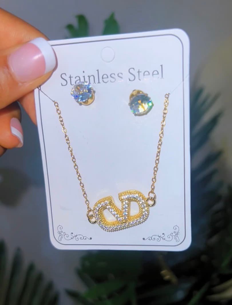 Necklace with earrings