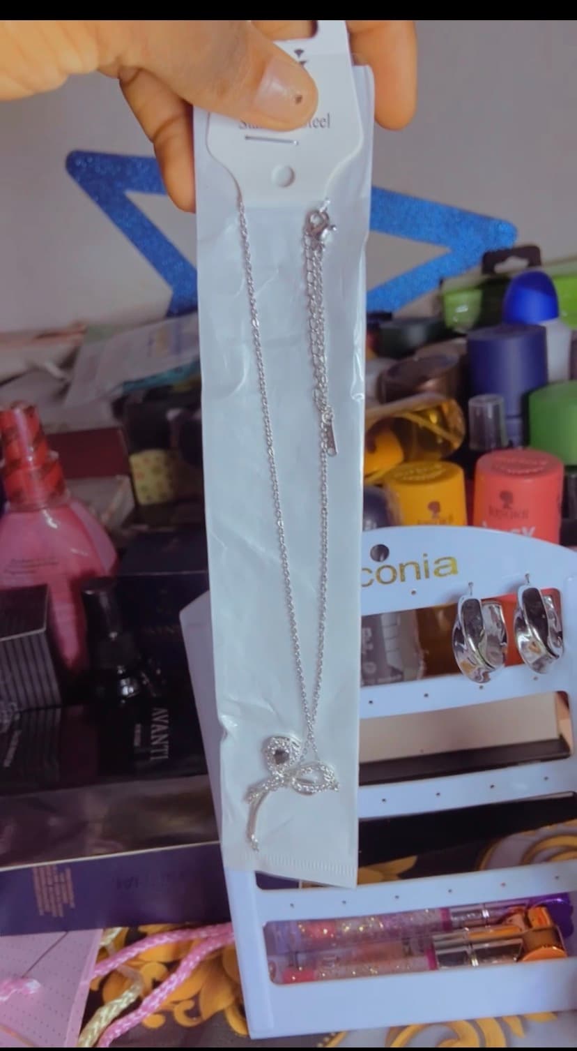 Necklace image 1
