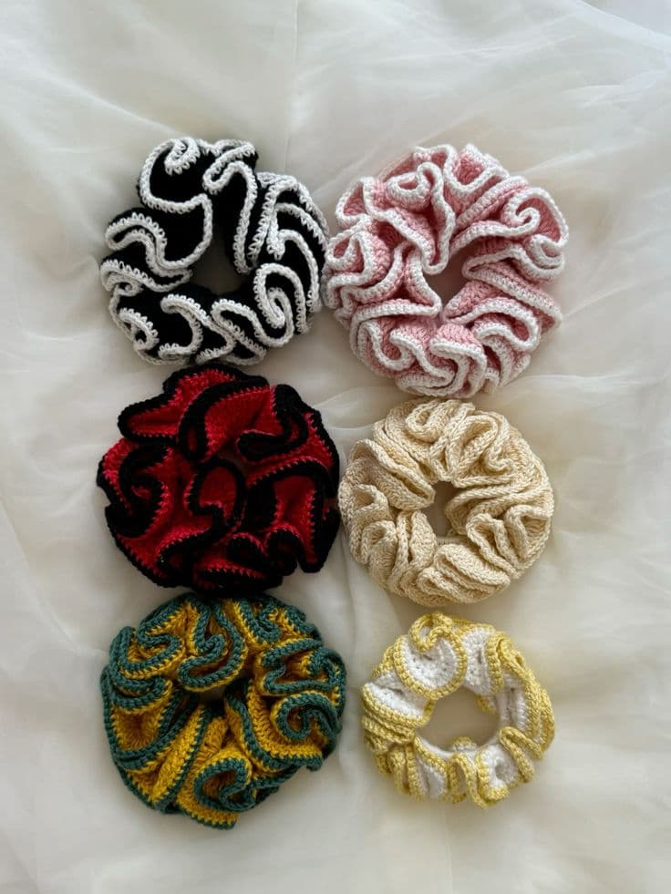 Crochet scrunchie image 1